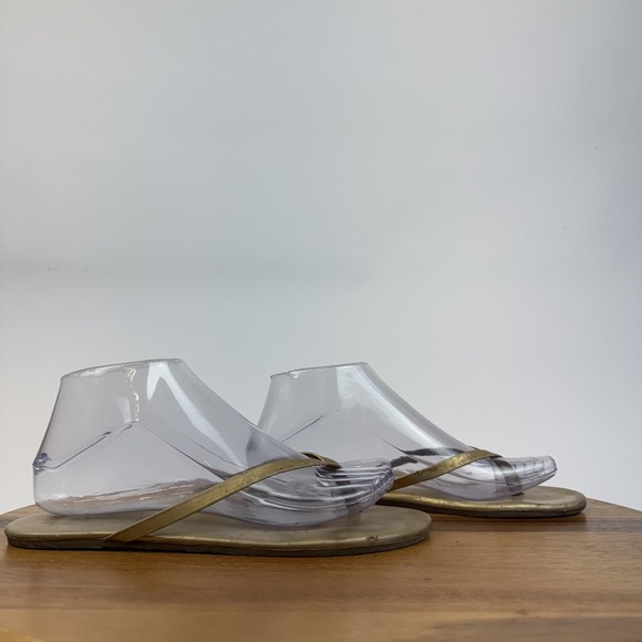 TKEES Shoes - Womens Tkees Metallics Gold Leather Thong Flip Flops Shoes Sandals Size 7 M GUC